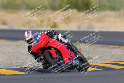 media/Oct-09-2022-SoCal Trackdays (Sun) [[95640aeeb6]]/Turn 3 (930am)/